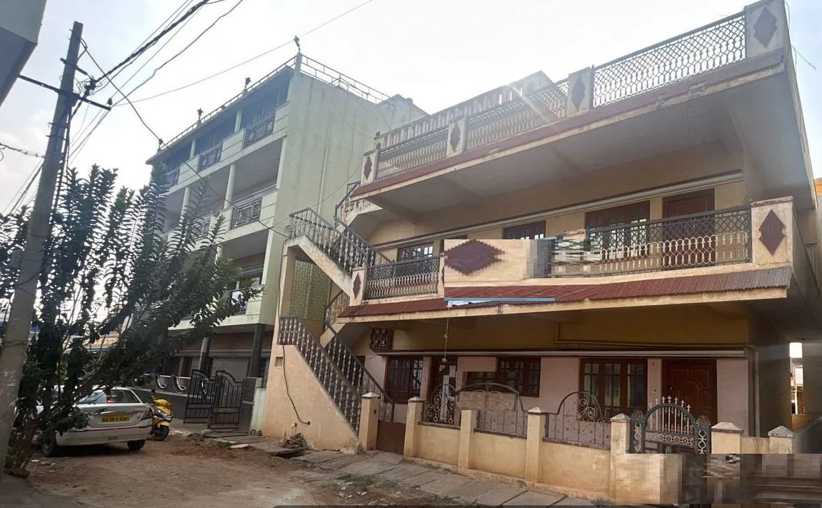 Independent House for Sale in ANEKAL CIRCLE ( 50 METER FROM MAIN ROAD)