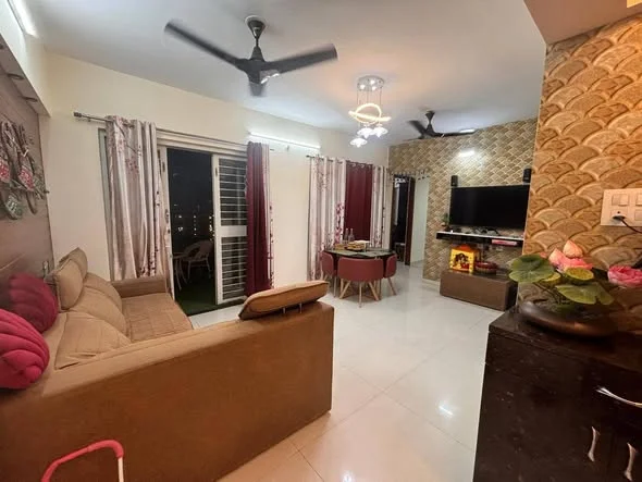 2.5 BHK Flat for Rent in OMEGA PARADISE ROAD