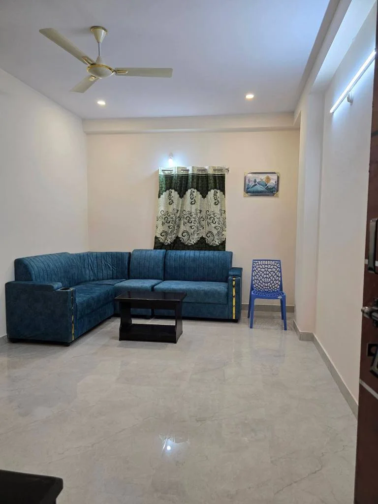 1 BHK Flat for Rent in Kondapur Botanical Garden AMB Mall Road Side