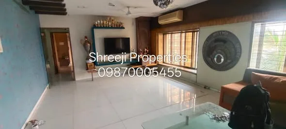 5 BHK Flat for Sale in Panchpakhadi