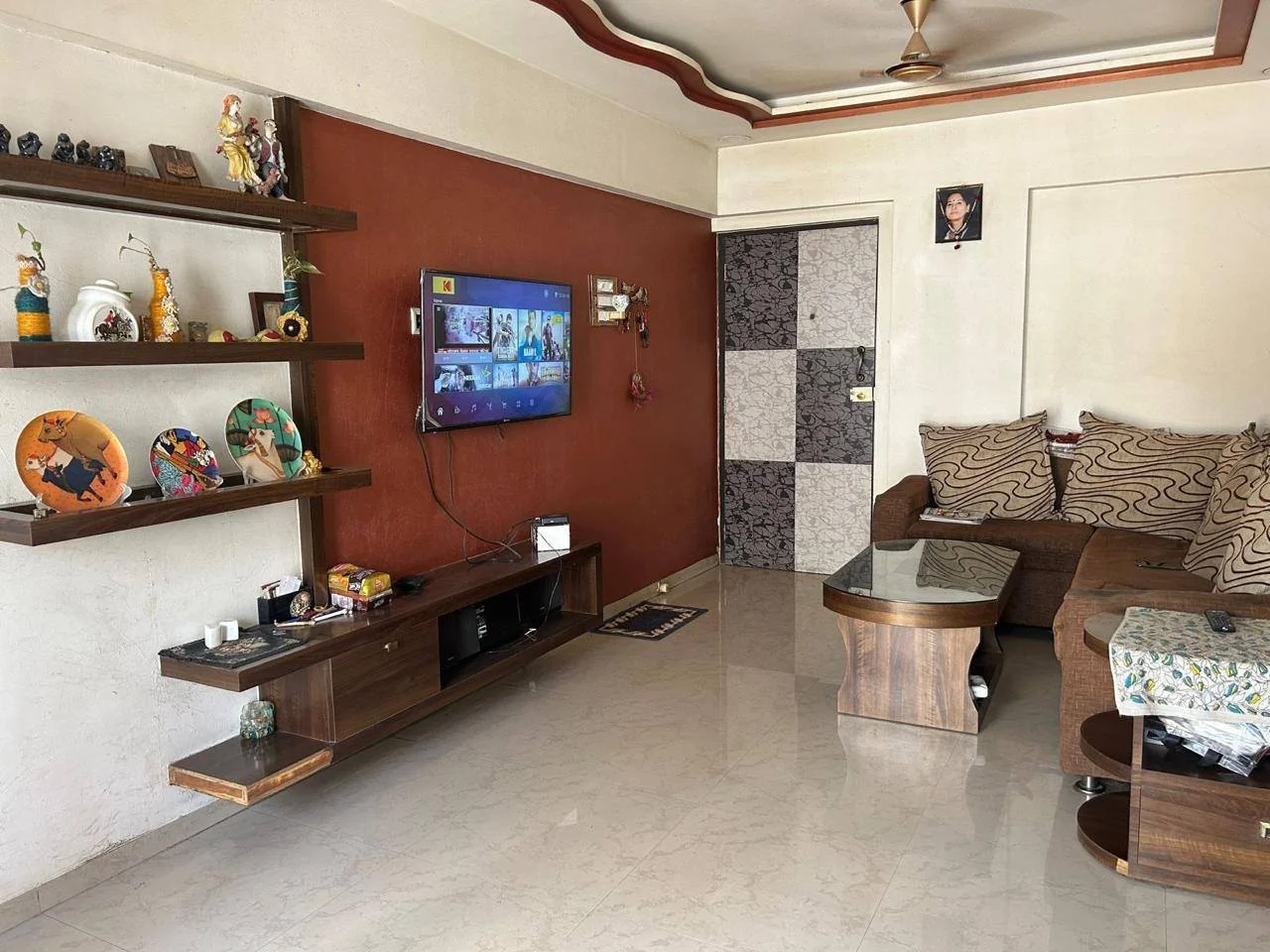 Single Occupancy for Female in 2 BHK Flat for Rent in Dn nagar metro station Andheri West