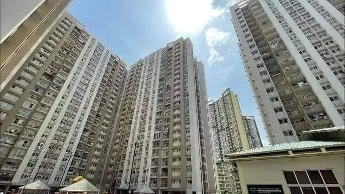 2.5 BHK Flat for Sale in Amanora Park