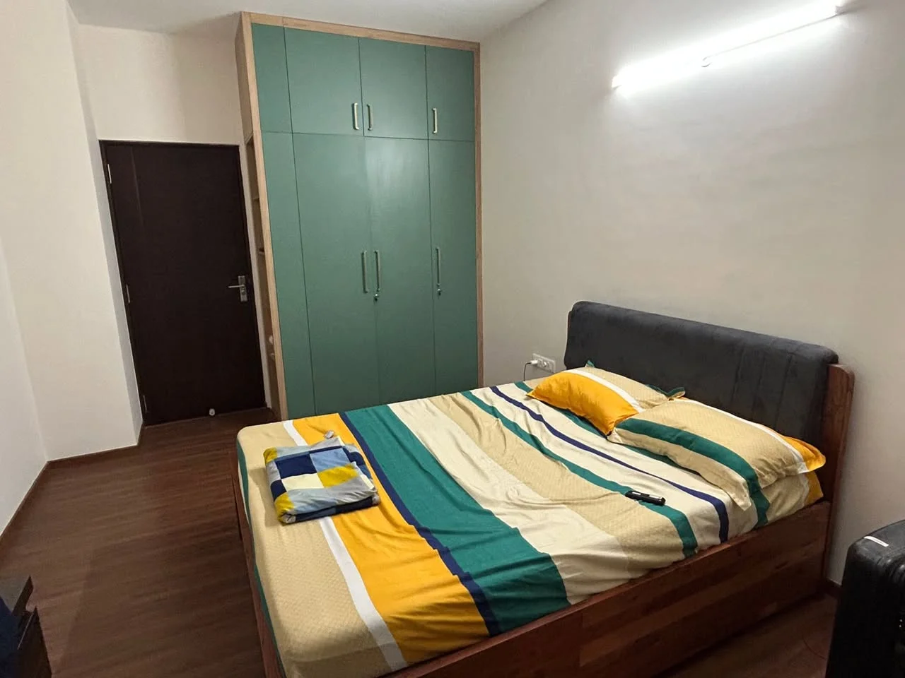 Single Occupancy for Male in 3 BHK Flat for Rent in Adarsh Lakefront