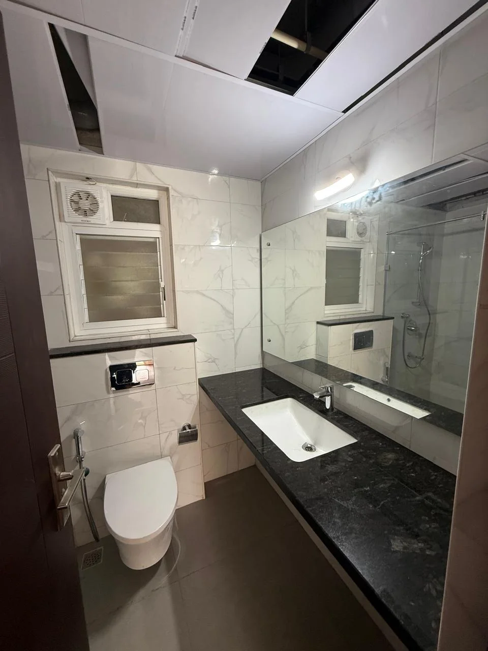 Single Occupancy for Male in 3 BHK Flat for Rent in Adarsh Lakefront