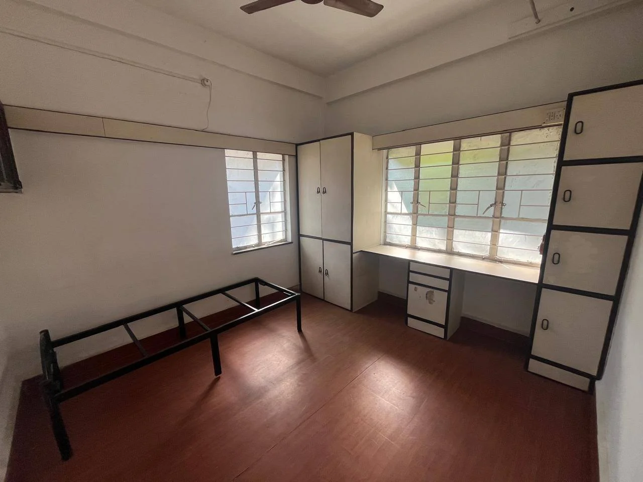 2 BHK Flat for Rent in Lane No 9