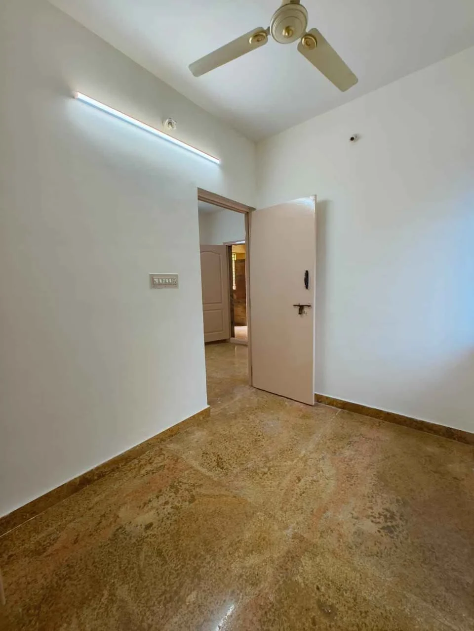 1 BHK Flat for Rent in sg palya near Lakshmi Theater