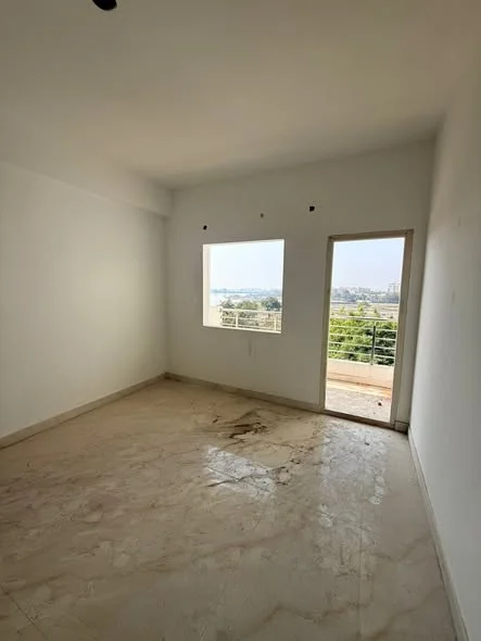 3 BHK Flat for Sale in Ameenpur