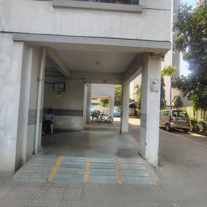 2 BHK Flat for Sale in Miracle Heights