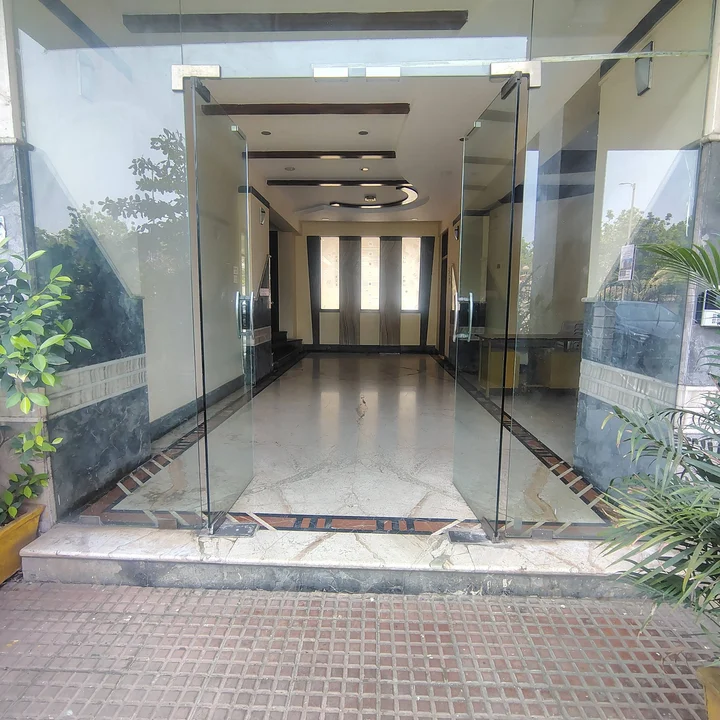 2 BHK Flat for Sale in Miracle Heights