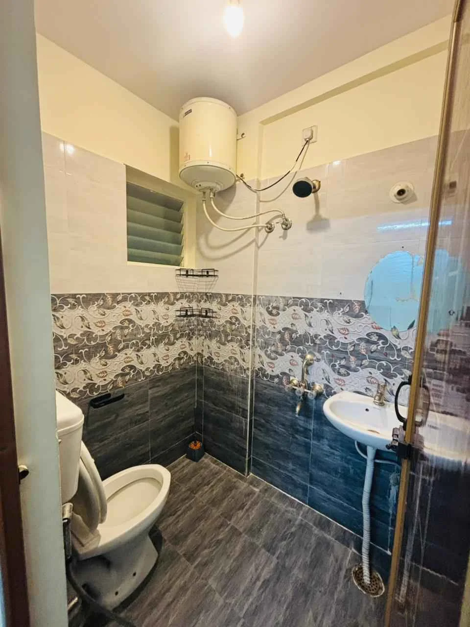 2 BHK Flat for Rent in EJIPURA MAIN ROAD