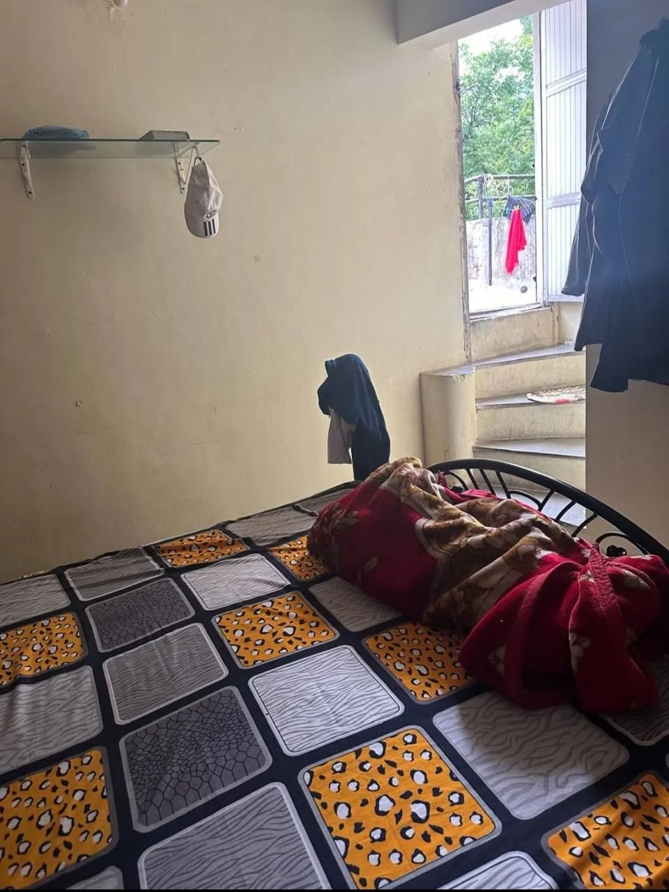 2 BHK Flat for Rent At opposite to Phoniex mall