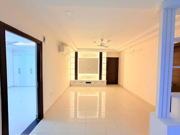 3 BHK Flat for Rent in SMR Vinay Iconia