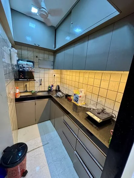 Double Occupancy in 2 BHK Flat for Rent Near Andheri West Railway Station