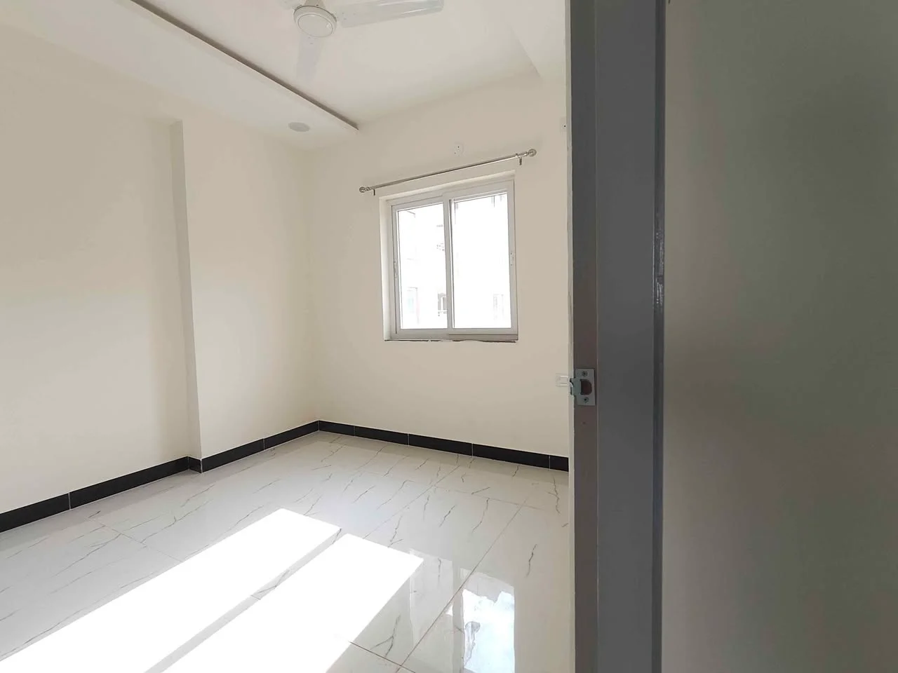 1 BHK Flat for Rent in Botanical Garden Road