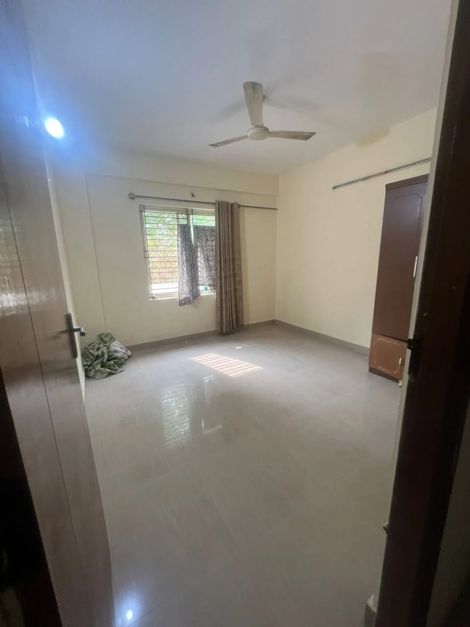 Single Occupancy for Male in 2 BHK Flat for Rent Close to Play Arena & LaCasa