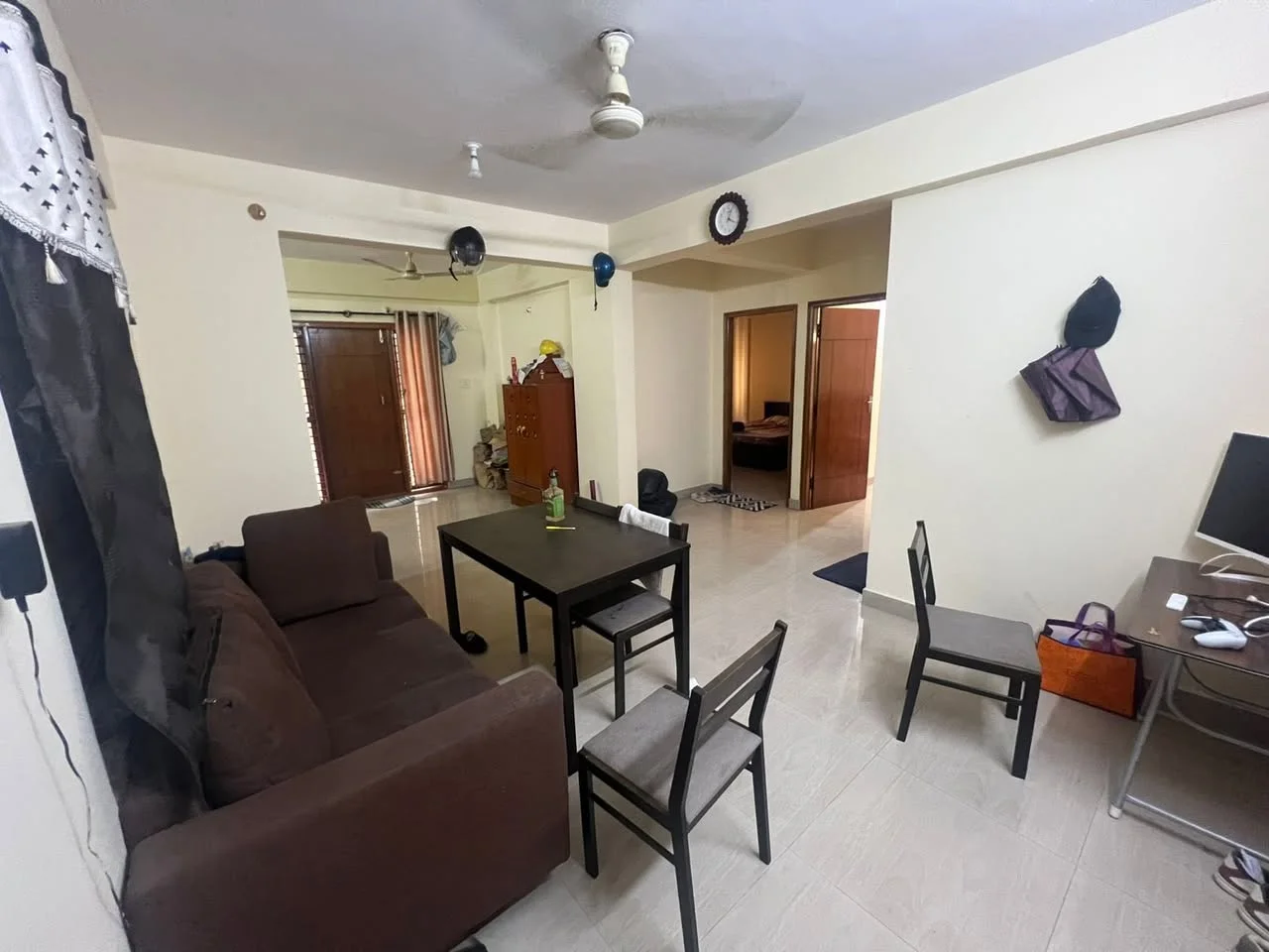 Single Occupancy for Male in 2 BHK Flat for Rent Close to Play Arena & LaCasa