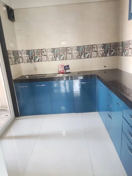2 BHK Flat for Rent Close to Amonora Mall