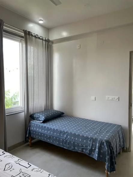 2 BHK Flat for Rent in Kondapur Botanical Garden AMB Mall Road Side