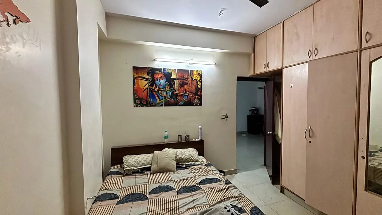 Single Occupancy for Male in 3 BHK Flat for Rent in Green Glen Layout
