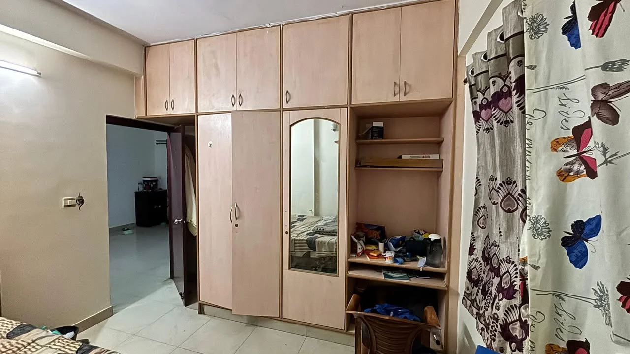 Single Occupancy for Male in 3 BHK Flat for Rent in Green Glen Layout