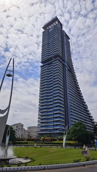 2.5 BHK Flat for Rent in Amanora Park Town