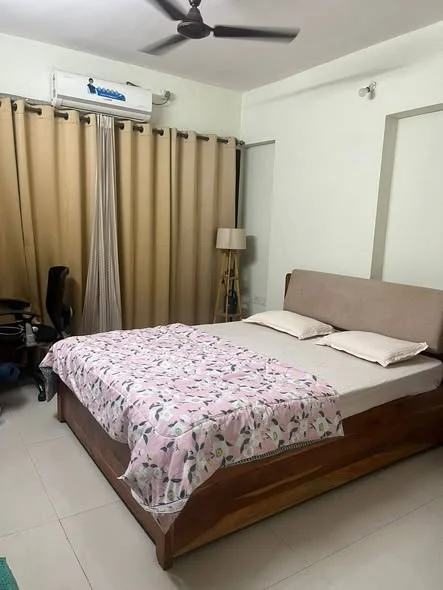 Single Occupancy for Female in 3 BHK Flat for Rent in Sahakar Nagar