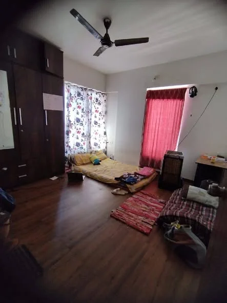 2 BHK Flat for Rent in The Legend