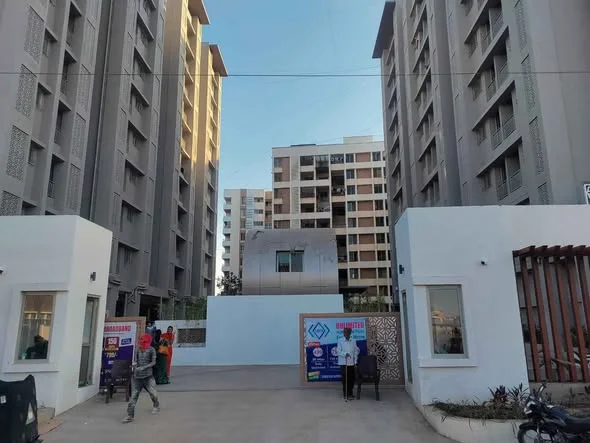 2 BHK Flat for Sale Near by market place Porwal road