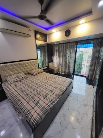 4 BHK Flat for Rent in Lokhandwala market