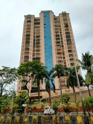 2 BHK Flat for Rent in Yari Road