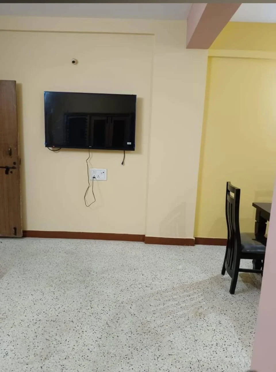 Single Occupancy for Male in 2 BHK Flat for Rent in aecs layout near kundalahalli signal