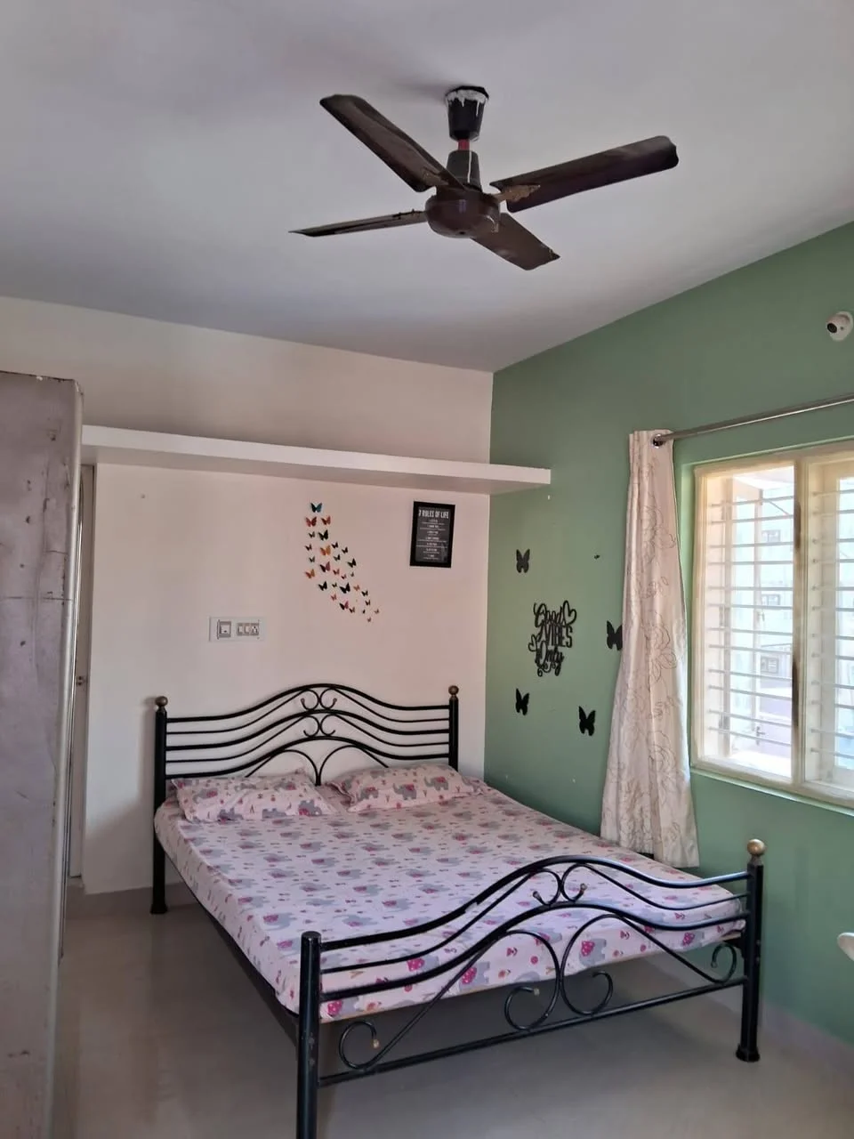 Single Occupancy for Female in 1 BHK Flat for Rent in indira nagar near metro station