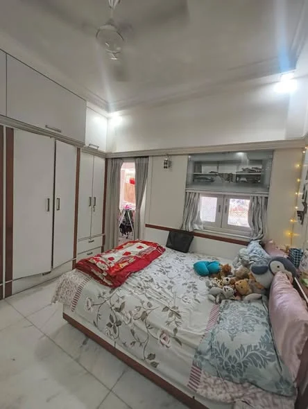 Single Occupancy for Female in 3 BHK Flat for Rent Near Santacruz West gurudwara