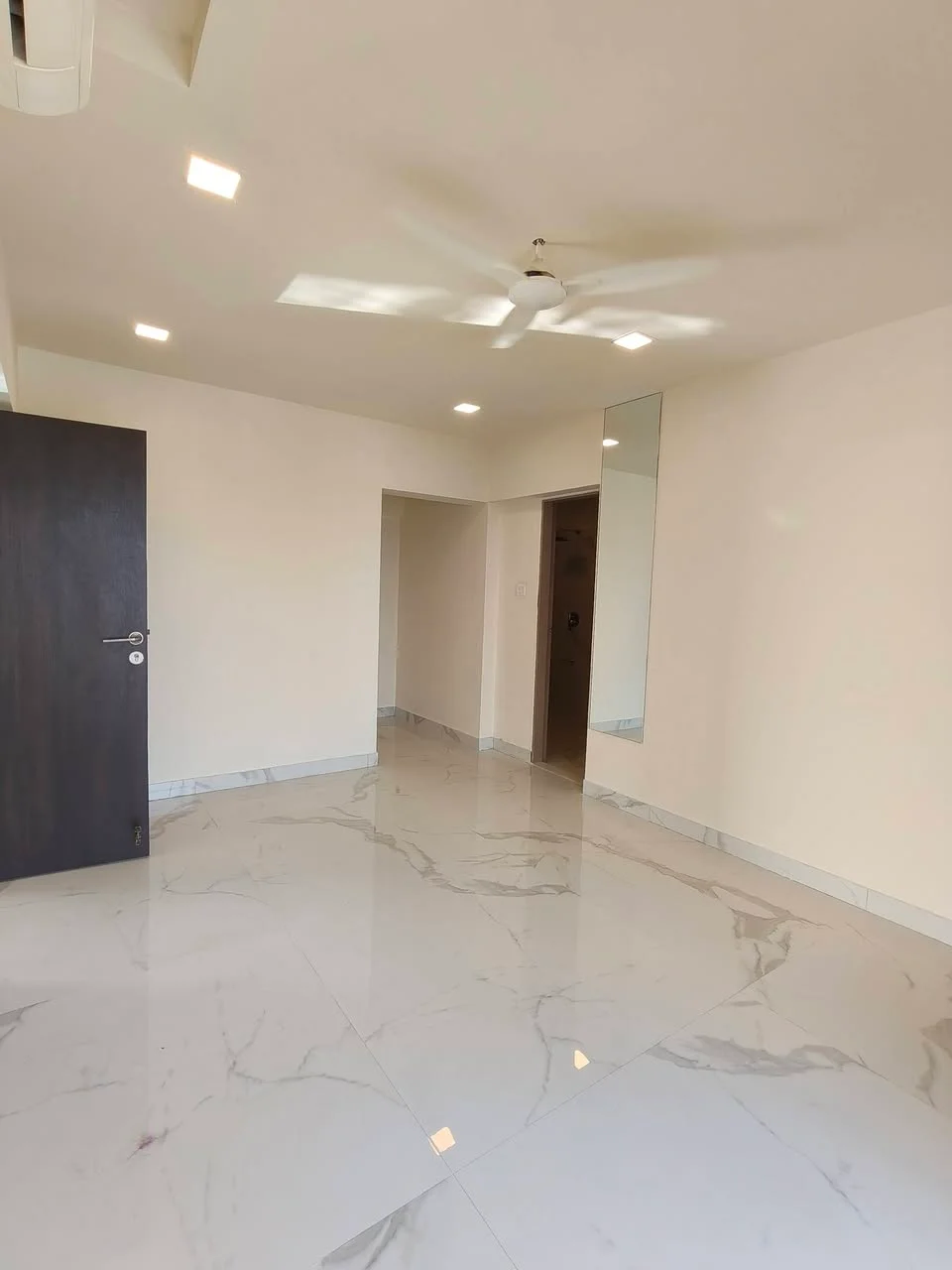 2 BHK Flat for Rent in Andheri West Lokhandwala