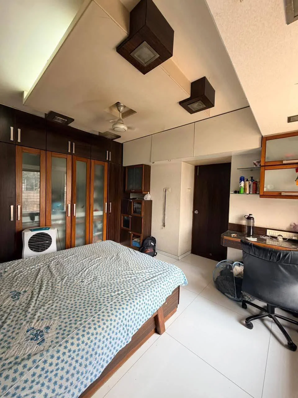 Flat for Rent in Vile Parle East