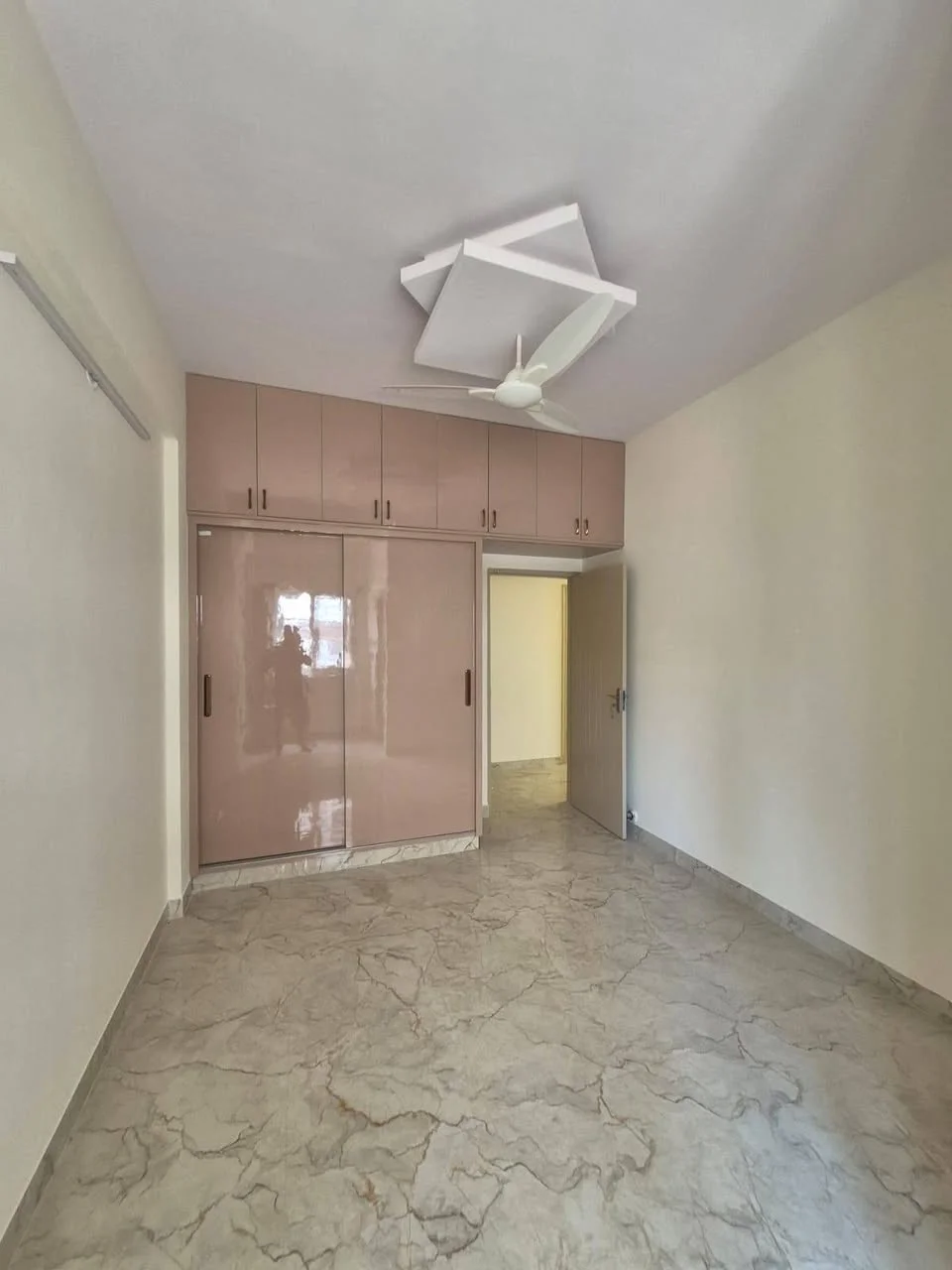 3 BHK Flat for Rent in Kudlu Gate metro station near hsr layout