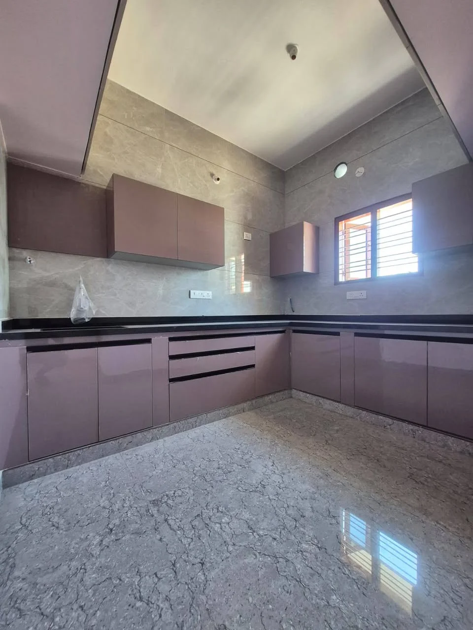 2 BHK Flat for Rent in Very Near to HSR Layout