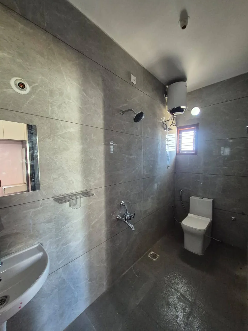 2 BHK Flat for Rent in Very Near to HSR Layout