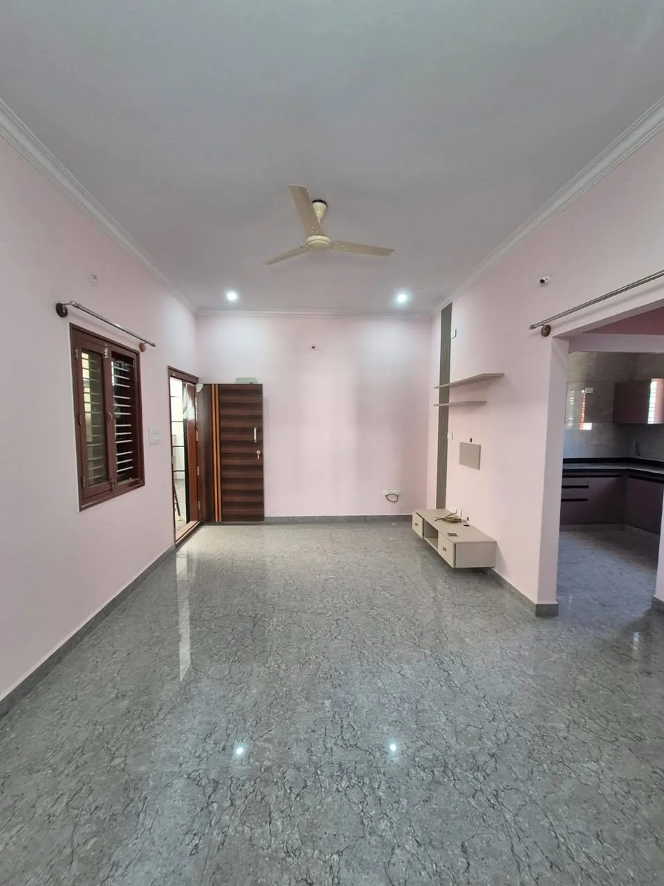 2 BHK Flat for Rent in Very Near to HSR Layout