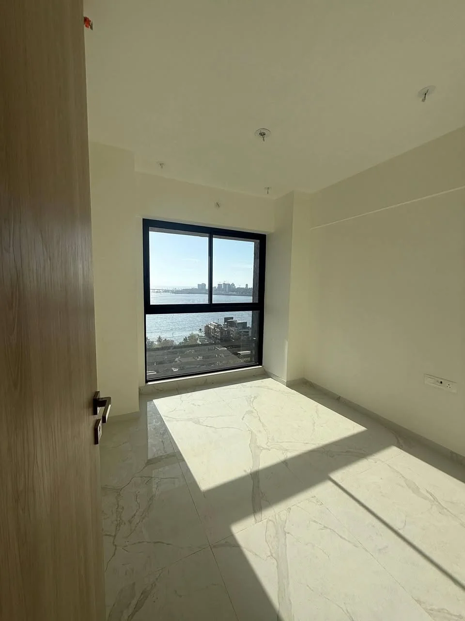 2 BHK Flat for Rent in Mahim