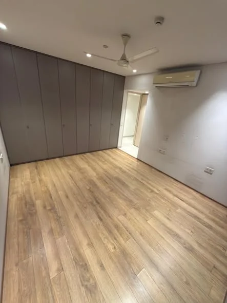 3.5 BHK Flat for Sale in One North