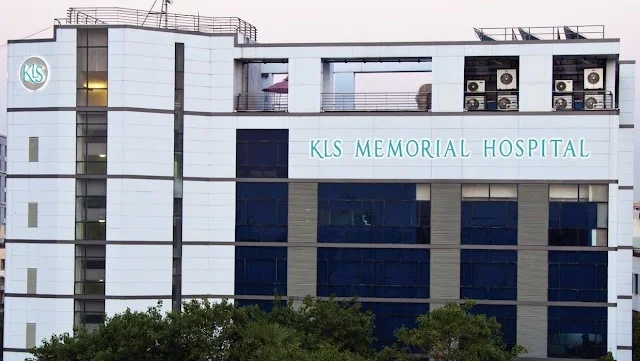 2 BHK Flat for Rent in Vile parle west Near k L S hospital