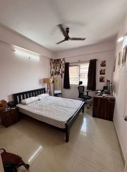 Single Occupancy for Male in 4 BHK Flat for Rent in Kaikondrahalli Lake Trail