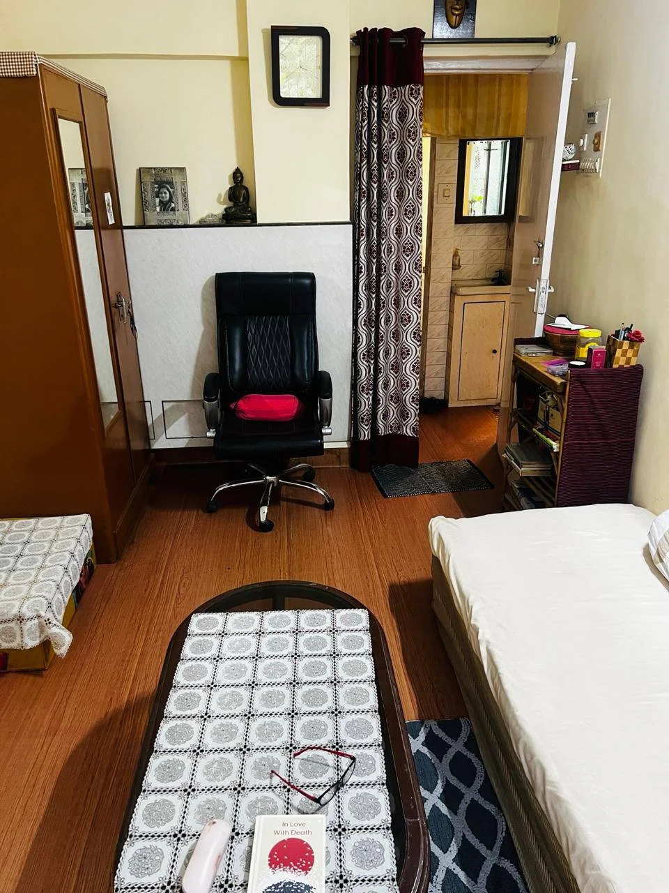 Single Occupancy for Female in Flat for Rent in Malad West
