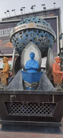 Single Occupancy for Female in 2 BHK Flat for Rent in Linking Road