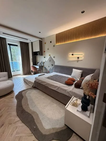 4 BHK Flat for Sale in Juhu Chaupati