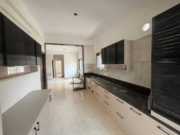 3 BHK Flat for Rent in Halasuru Near by Metro Station Close to Halasuru Metro Station