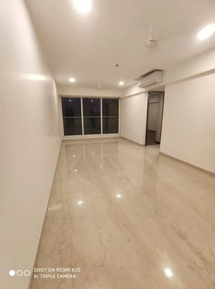 2 BHK Flat for Sale in Khar West