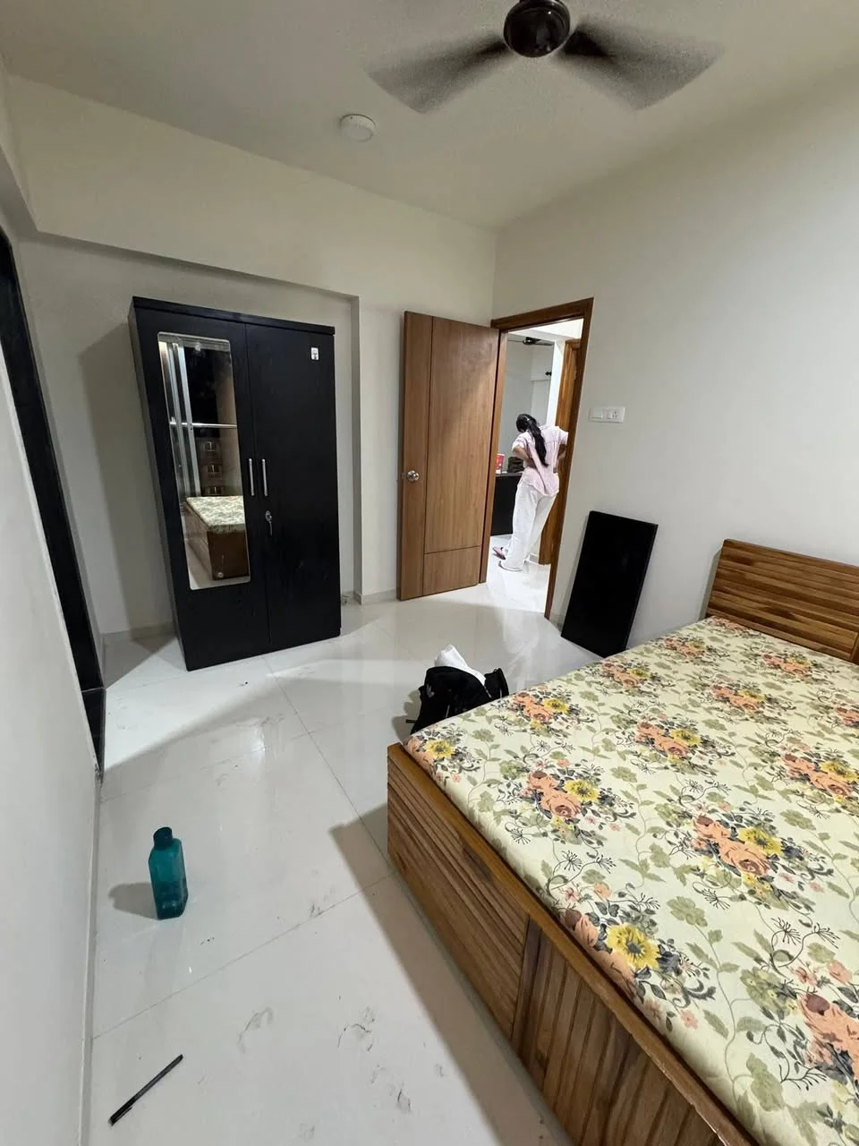 Single Occupancy for Female in 3 BHK Flat for Rent in Goregaon West