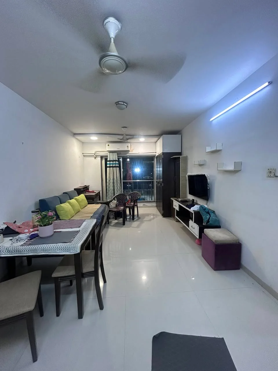 2 BHK Flat for Rent in Gilbert Hill Road Near Bhavans College